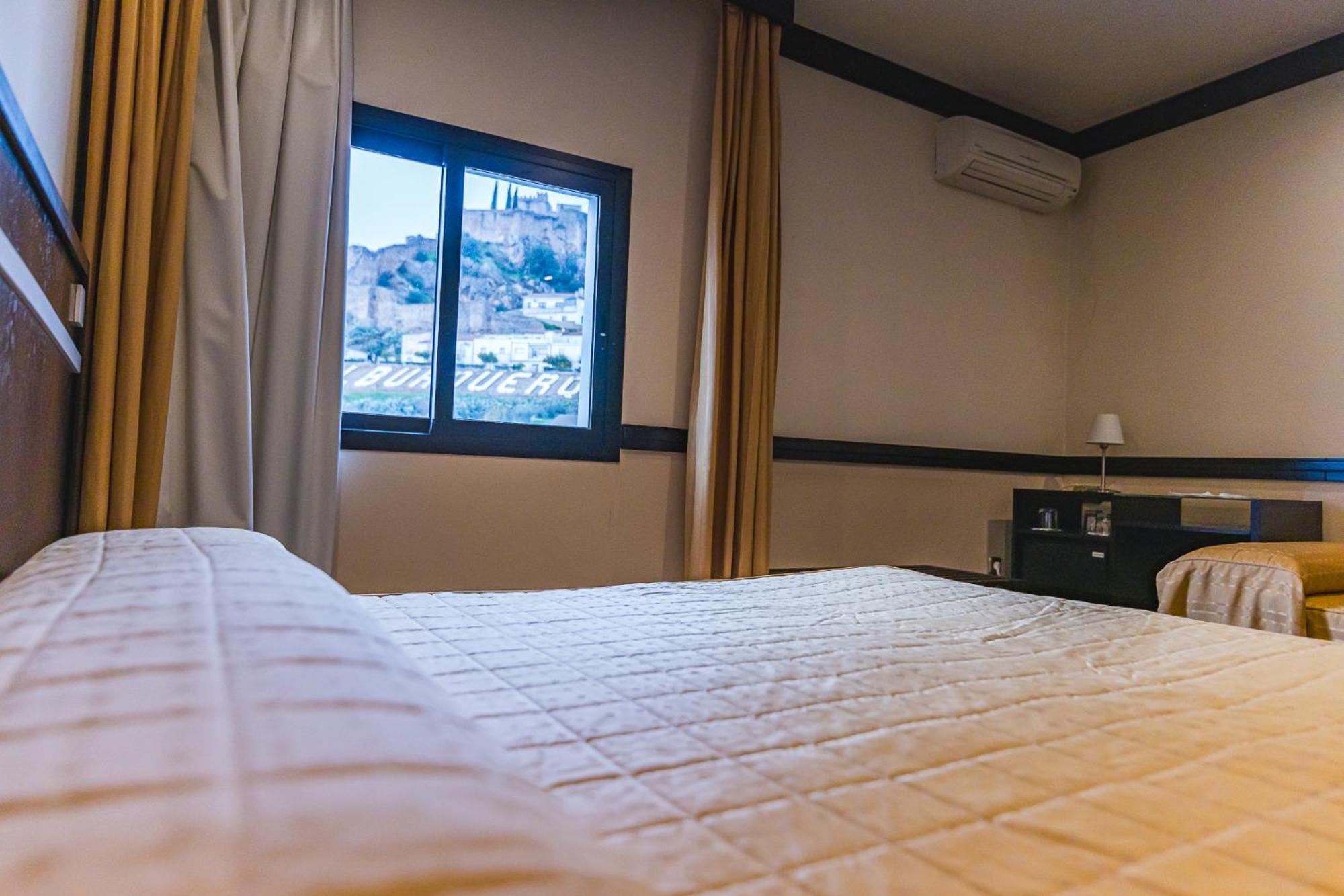 Hotel Machaco Alburquerque Eksteriør billede